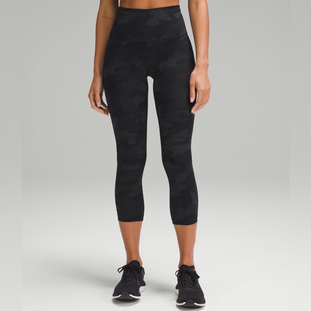 Lululemon wunder under train crops, black camo size 2